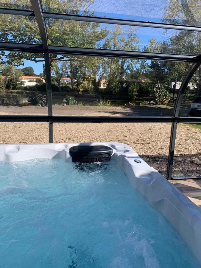 Maison Avec Jacuzzi Proche Plages Avrillé Exterior foto