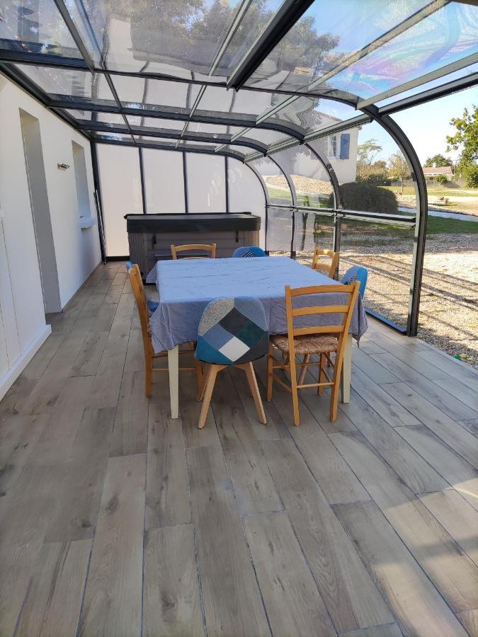 Maison Avec Jacuzzi Proche Plages Avrillé Exterior foto